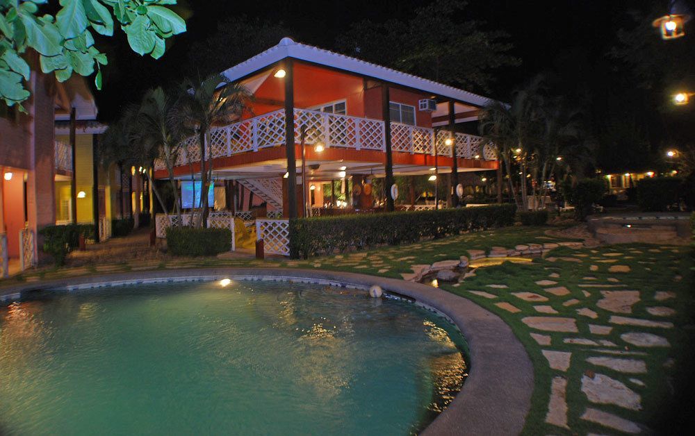 Hotel Vistamar Beachfront Resort & Conference Center Pochomil Exteriér fotografie